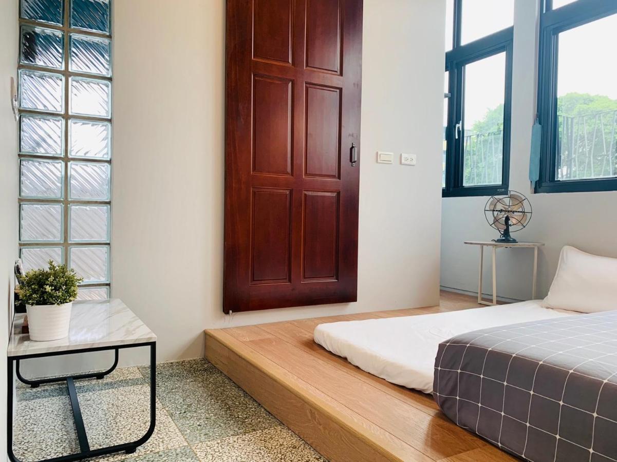 Oyaji Guesthouse-依人數床位數計價開放房型 Tainan Exterior foto