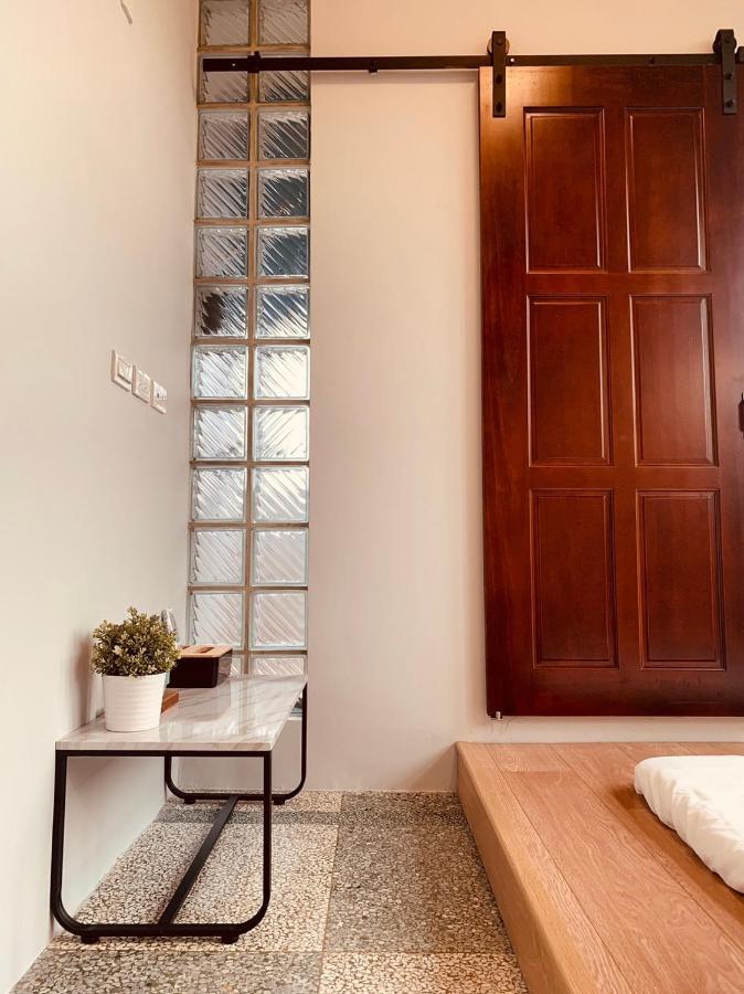 Oyaji Guesthouse-依人數床位數計價開放房型 Tainan Exterior foto