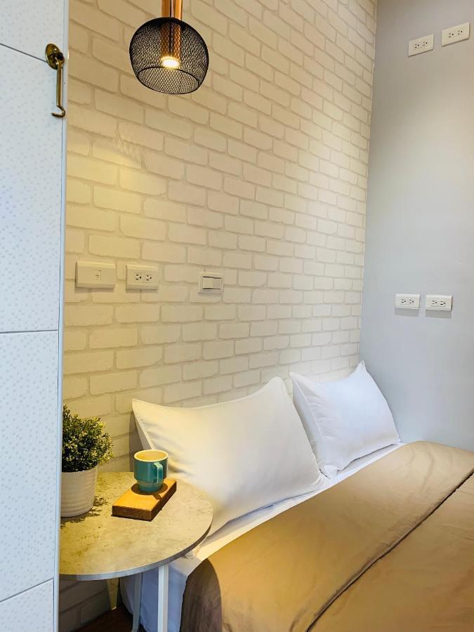 Oyaji Guesthouse-依人數床位數計價開放房型 Tainan Exterior foto