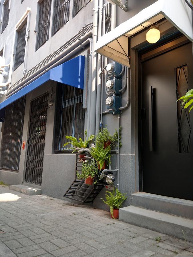 Oyaji Guesthouse-依人數床位數計價開放房型 Tainan Exterior foto